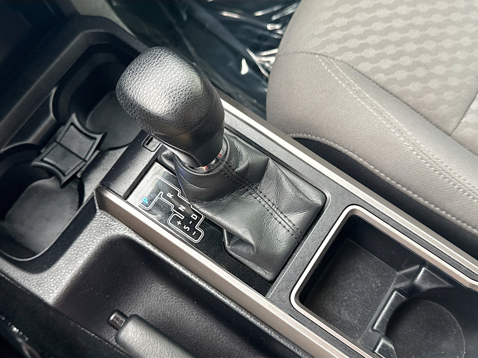 Used 2023 Toyota Tacoma SR5 w/ Technology Package image 39