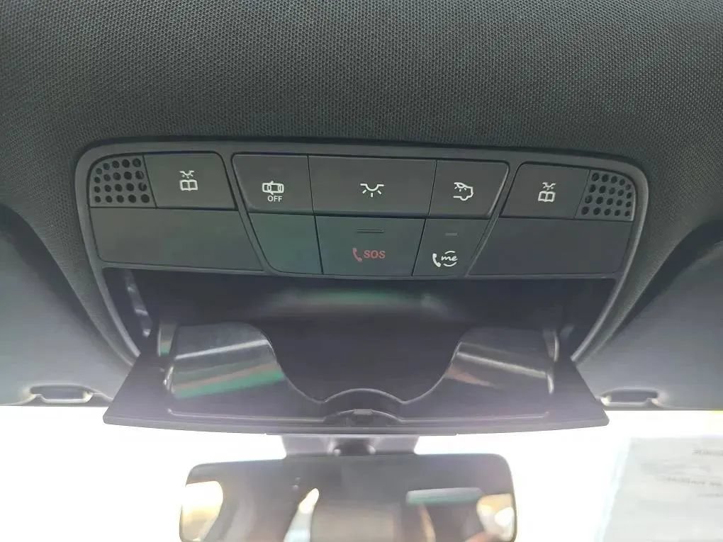 Used 2019 Mercedes-Benz C 300 Sedan image 38