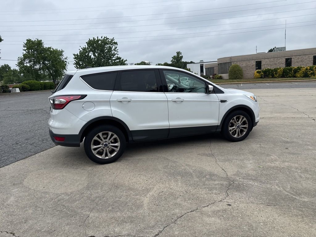 Used 2017 Ford Escape SE FWD image 7