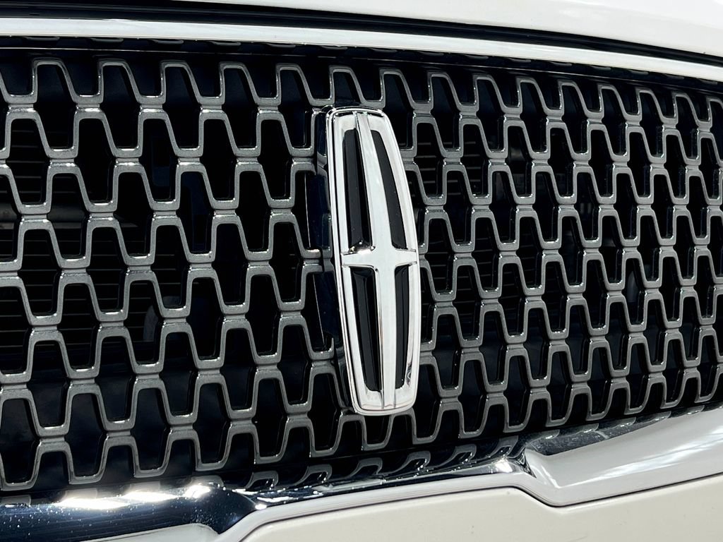 Used 2018 Lincoln MKZ Reserve w/ Climate Package FWD image 41