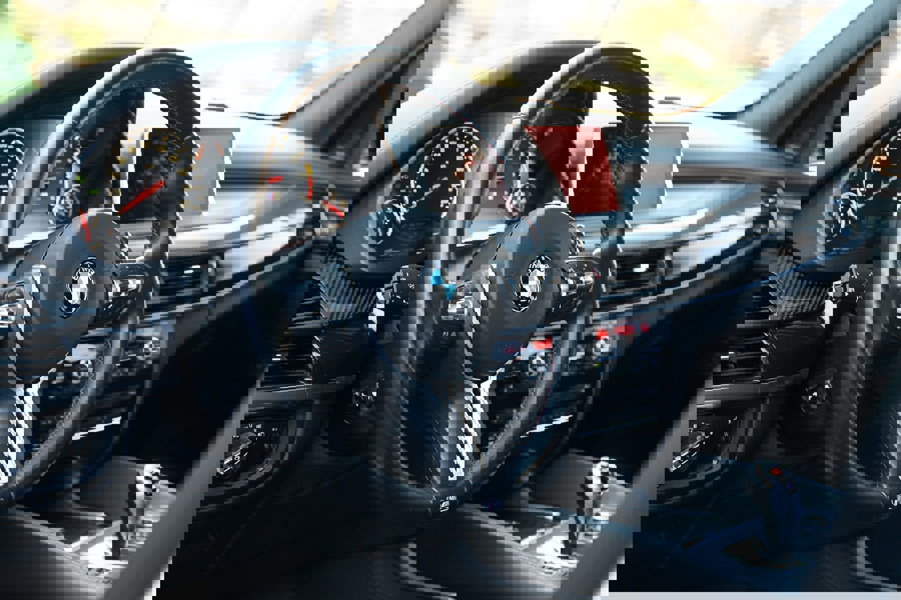 Used 2016 BMW X5 M image 28