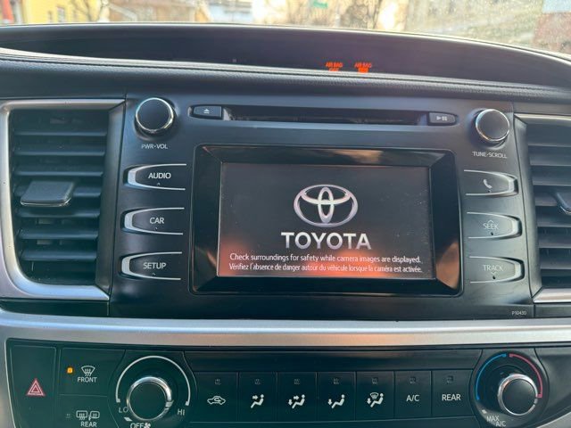 Used 2015 Toyota Highlander LE image 13