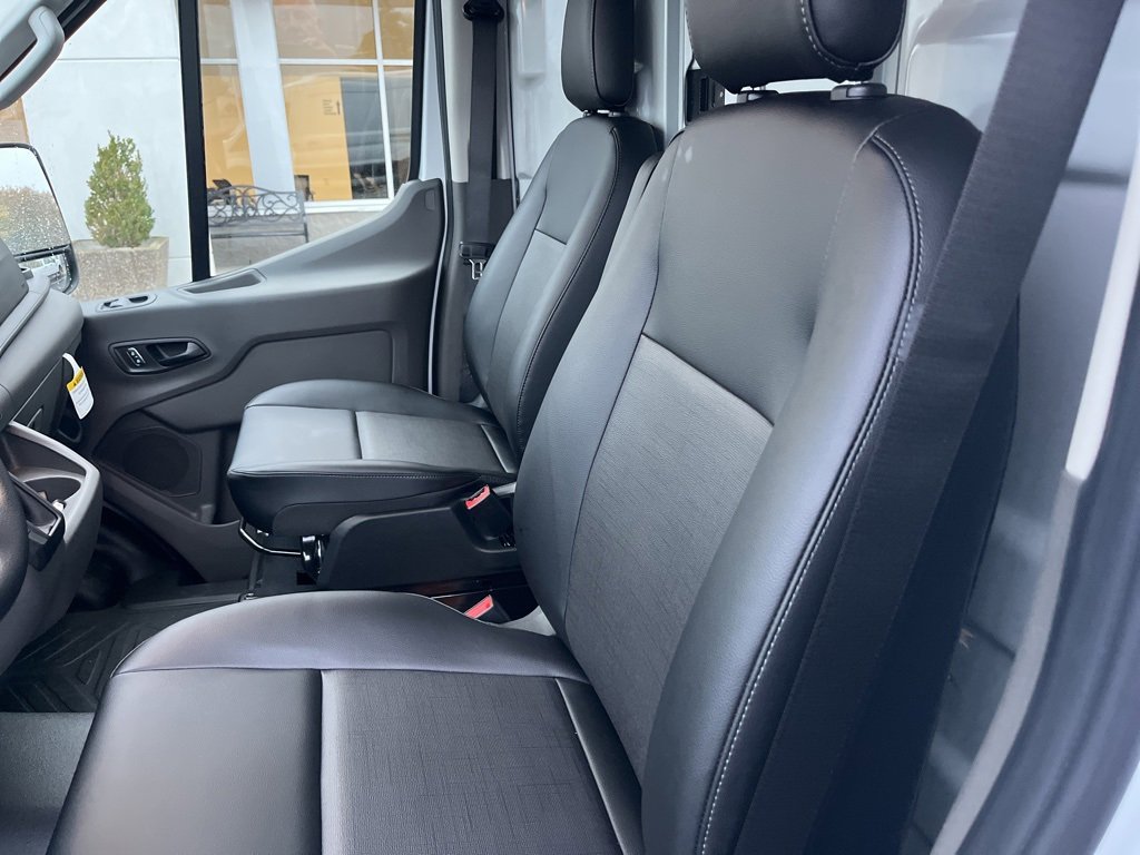 New 2026 Ford Transit 250 148 Medium Roof image 10