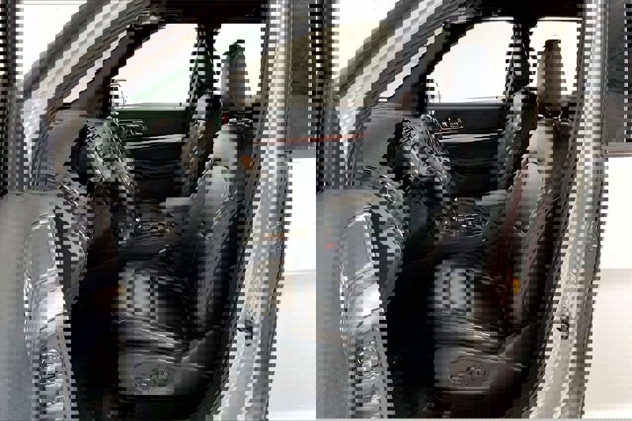 Used 2019 Ford Explorer XLT w/ Equipment Group 202A image 15