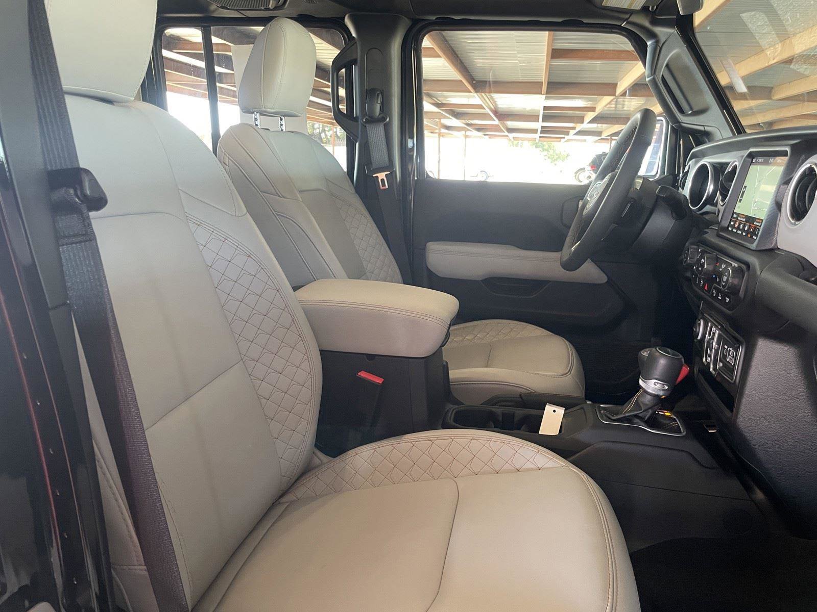 Used 2023 Jeep Gladiator Overland image 40