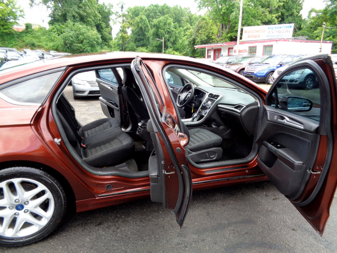 Used 2015 Ford Fusion SE image 17