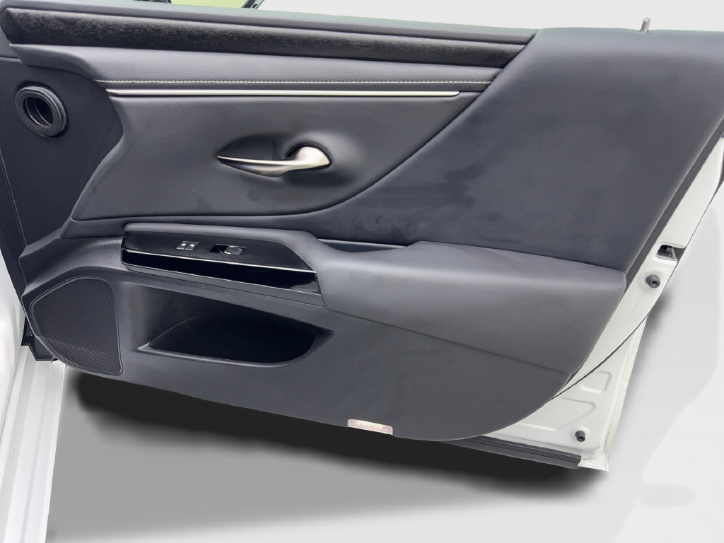 Used 2025 Lexus ES 300h w/ Premium Package FWD image 50