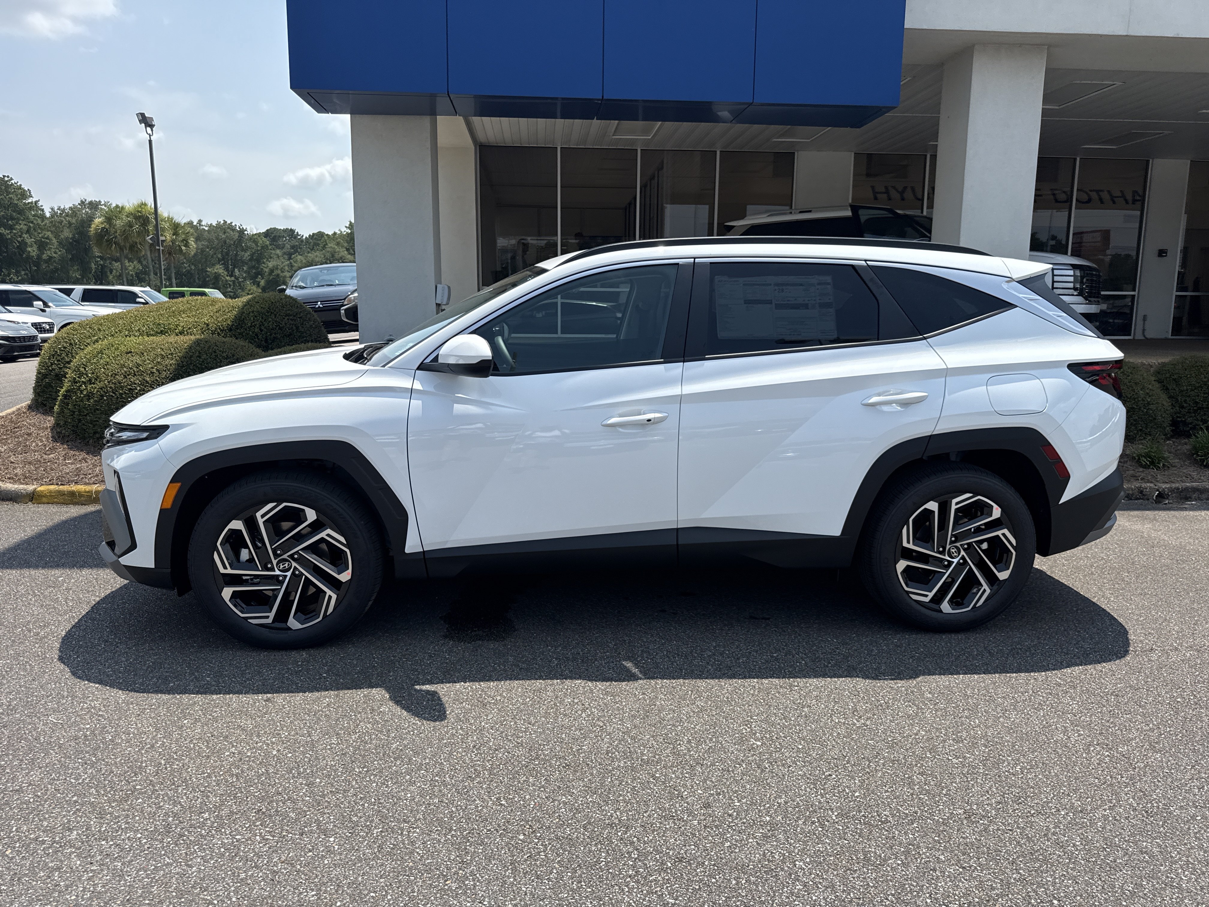 New 2026 Hyundai Tucson SEL Plus FWD image 2