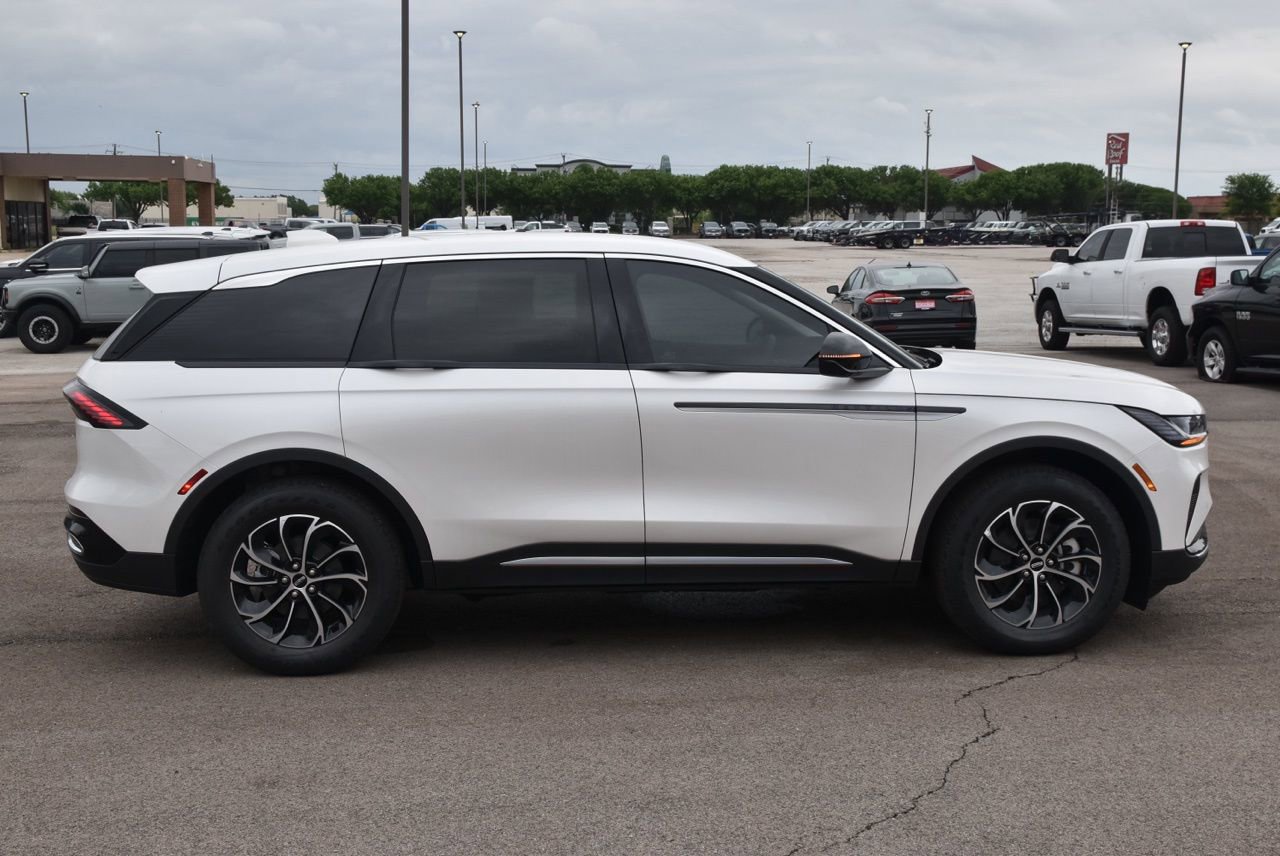 New 2026 Lincoln Nautilus Premier AWD/4WD image 12