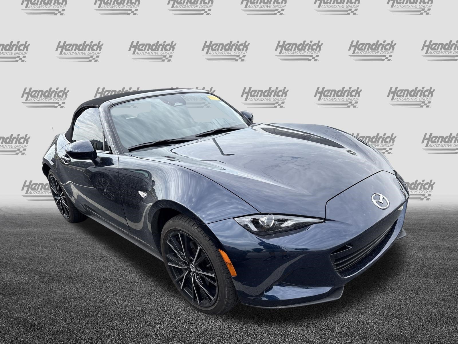 Used 2025 MAZDA MX-5 Miata Grand Touring w/ Weather Package RWD image 2