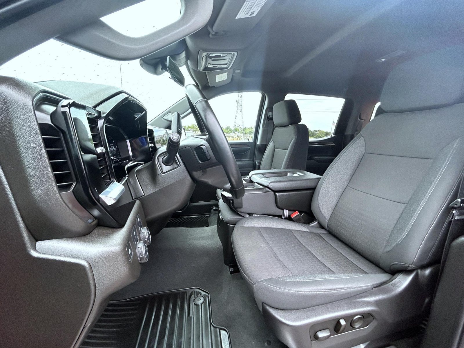 Certified 2024 Chevrolet Silverado 1500 LT AWD/4WD image 11
