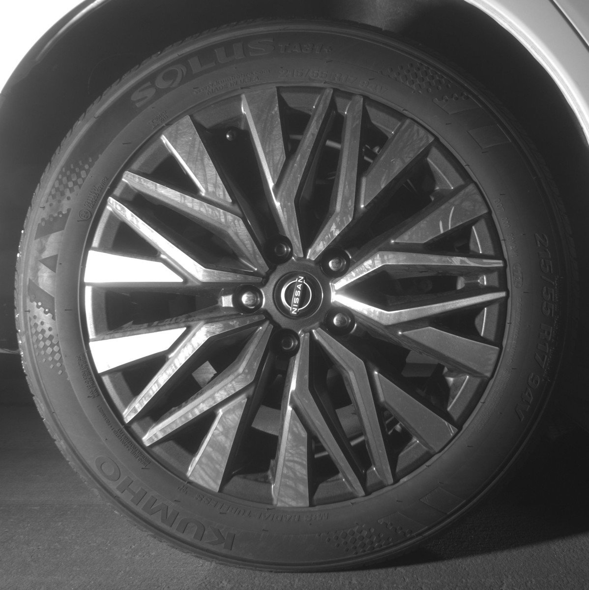 Used 2025 Nissan Altima 2.5 SV FWD image 12