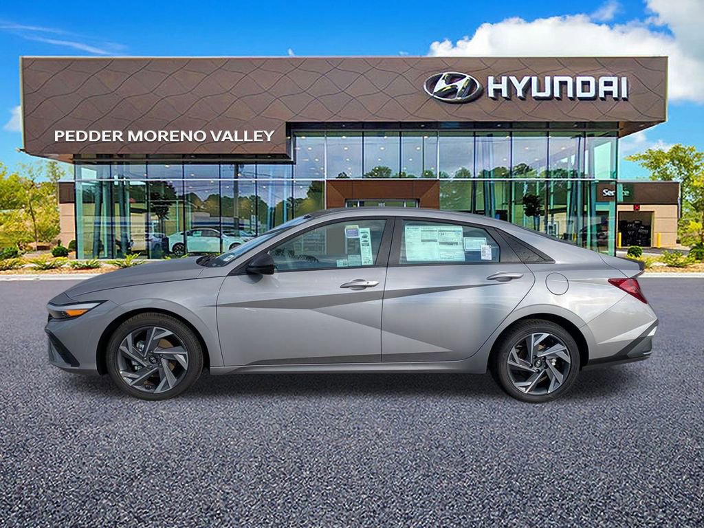 New 2025 Hyundai Elantra Sport image 7