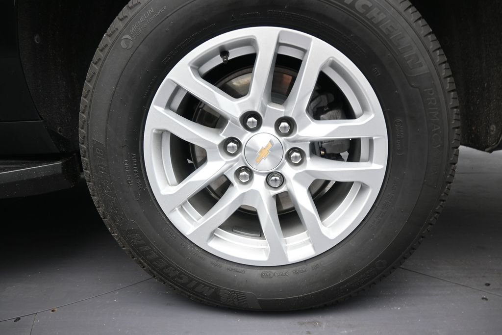 Used 2024 Chevrolet Suburban LS RWD image 10