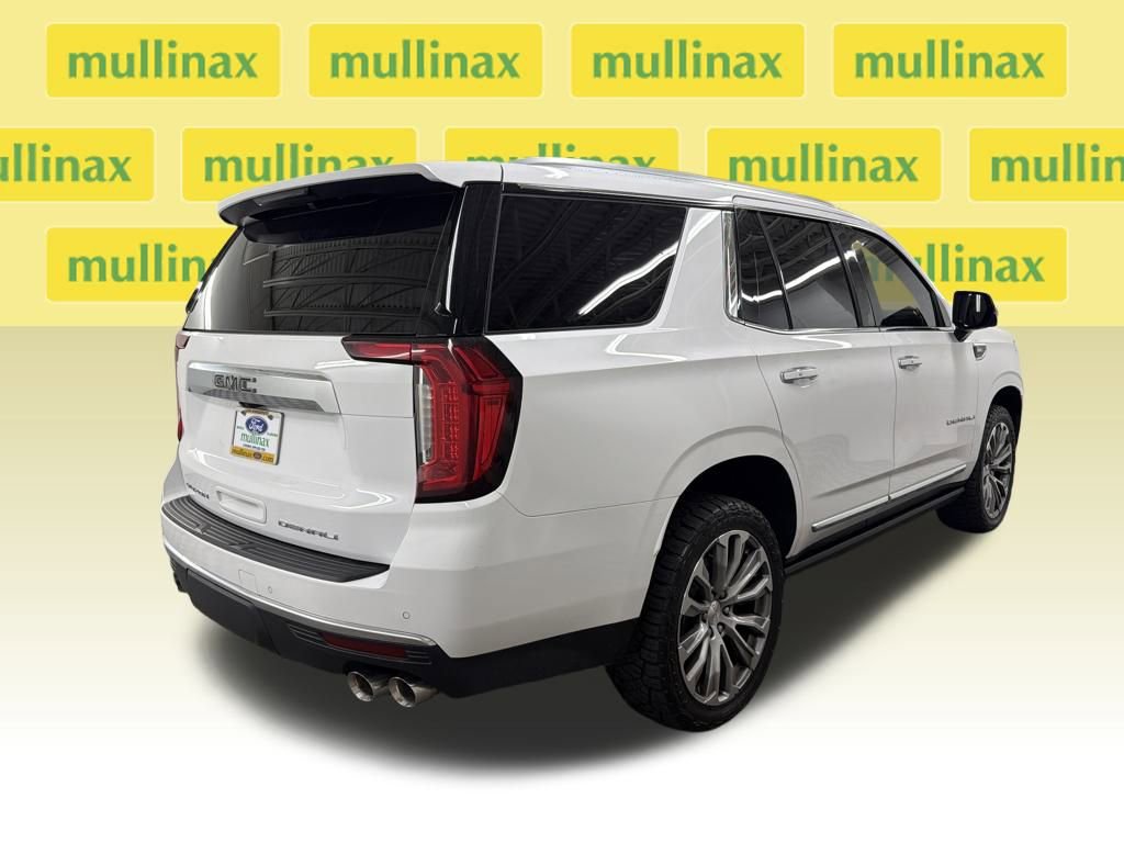 Used 2022 GMC Yukon Denali w/ Denali Premium Package image 3