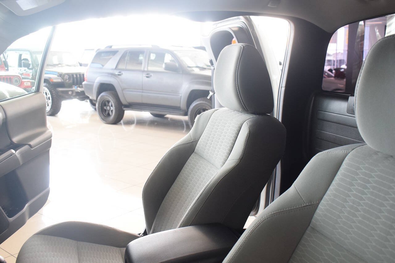 Used 2018 Toyota Tacoma SR RWD image 35