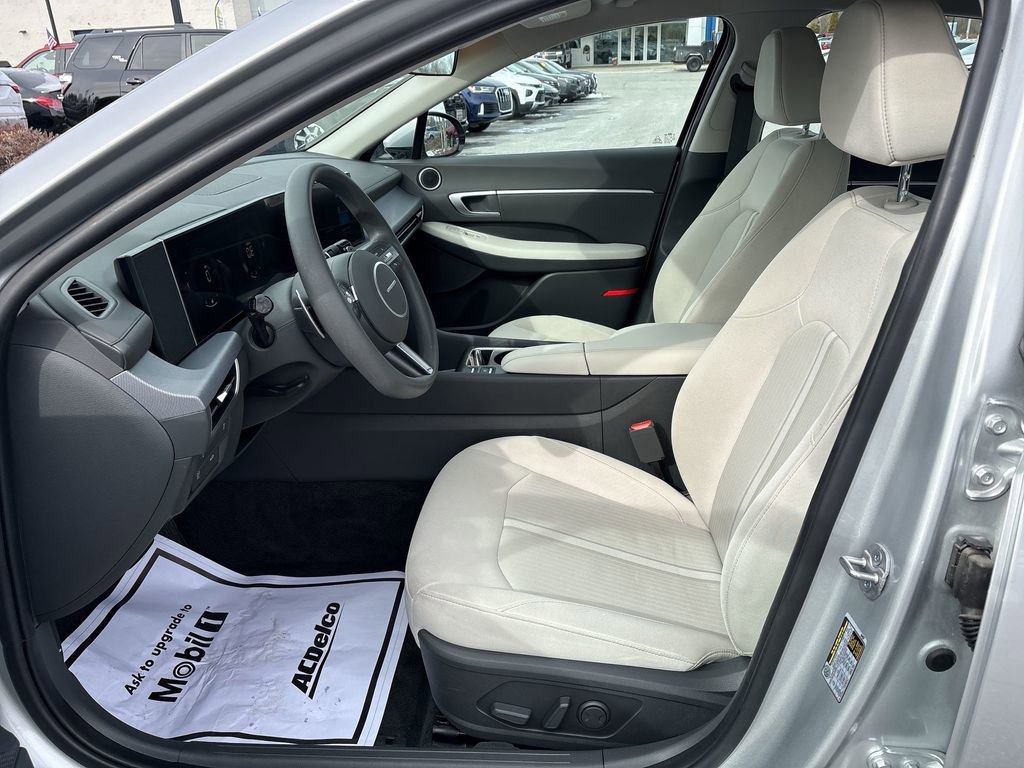 Used 2025 Hyundai Sonata SEL FWD image 19