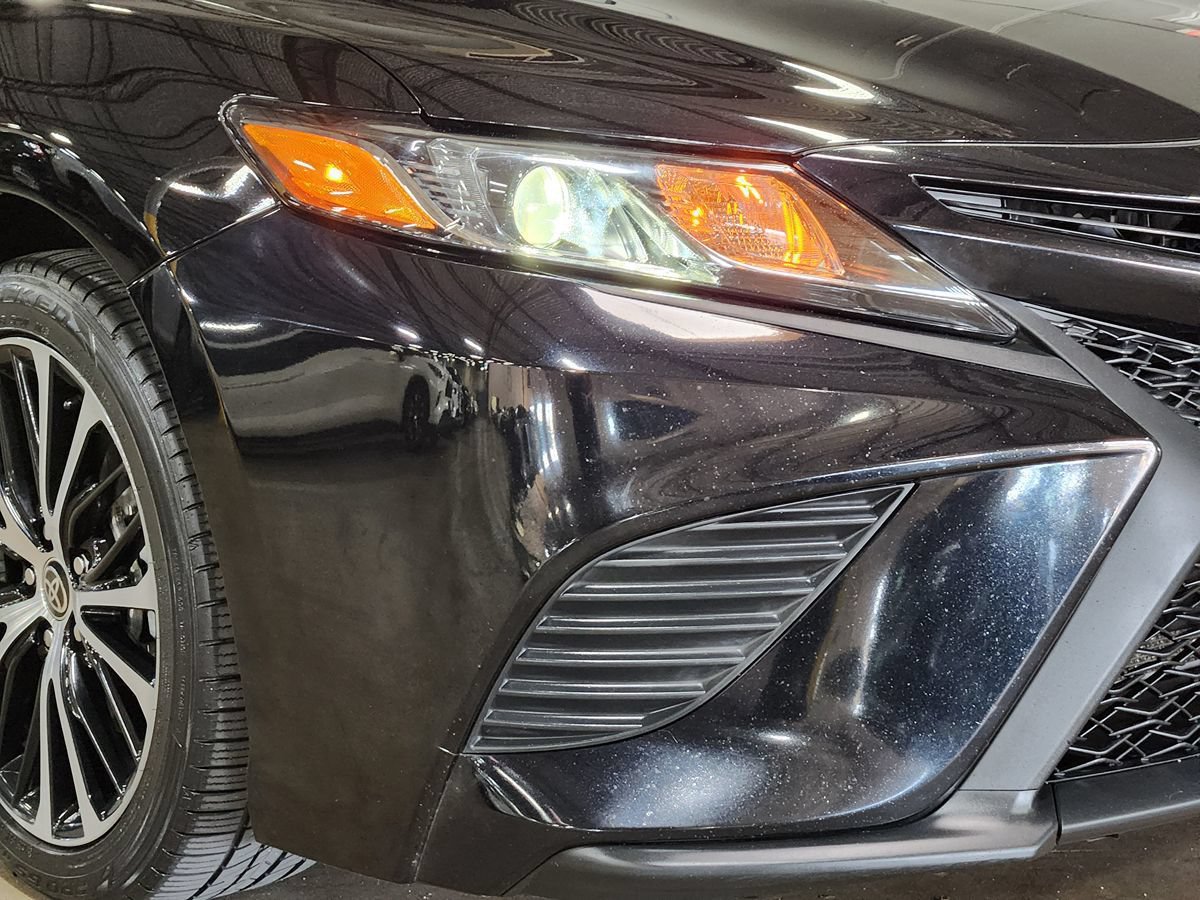 Used 2020 Toyota Camry SE FWD image 11