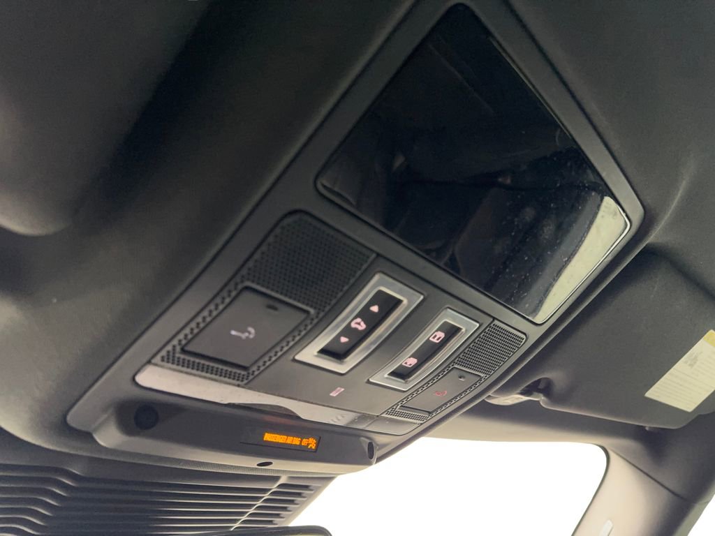 Used 2025 Land Rover Range Rover Evoque S image 73