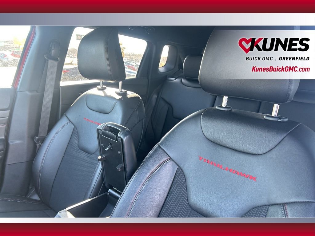 Used 2025 Jeep Compass Trailhawk image 28