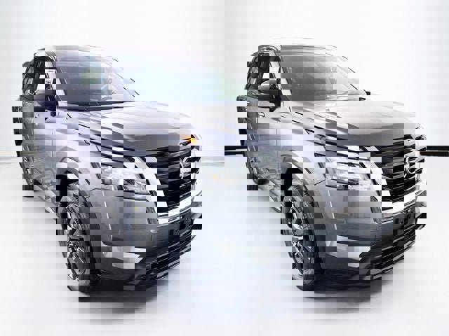 New 2025 Nissan Pathfinder S image 3