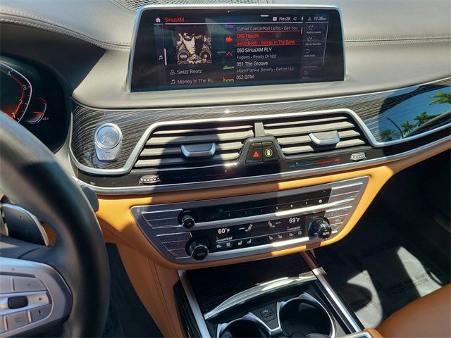 Used 2022 BMW 750i xDrive w/ Luxury Rear Seating Package image 27