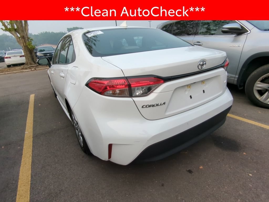 Used 2026 Toyota Corolla LE FWD image 4