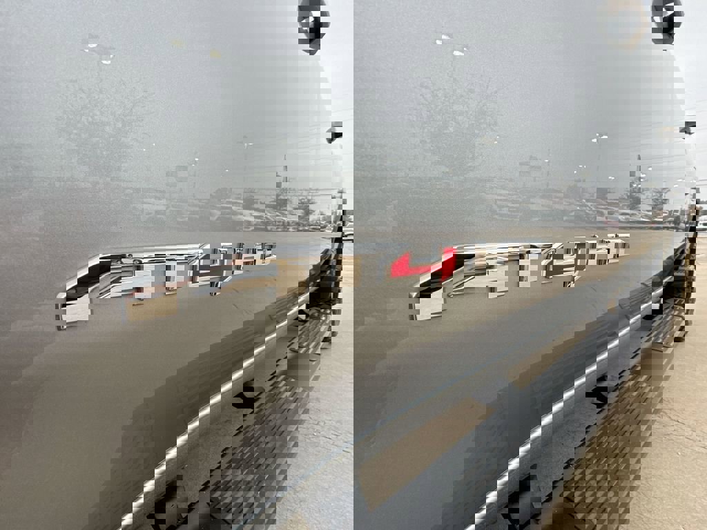 Used 2025 GMC Sierra 2500 AT4 image 32