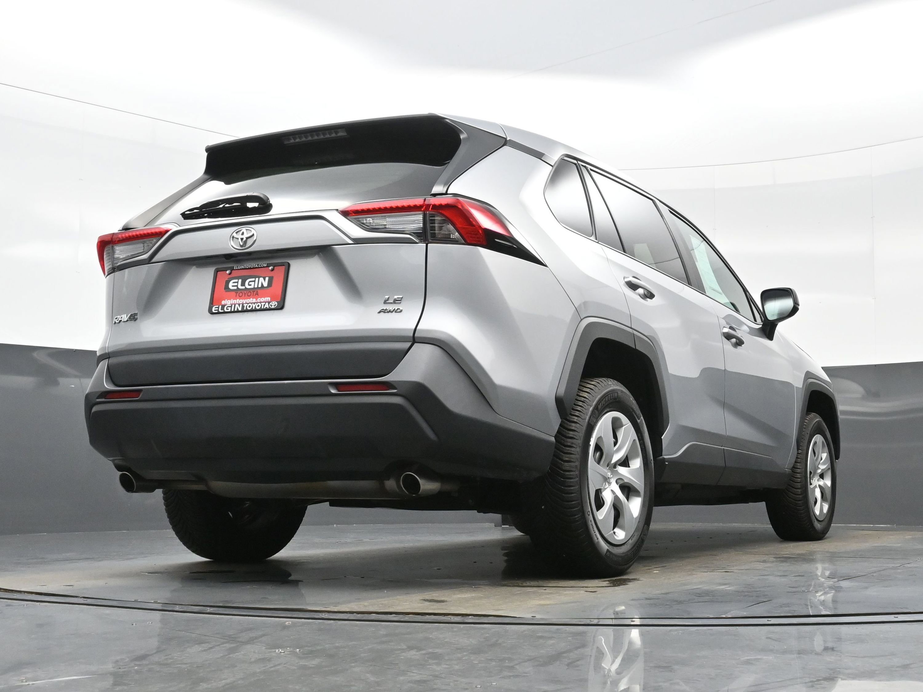 Used 2022 Toyota RAV4 LE AWD/4WD image 29