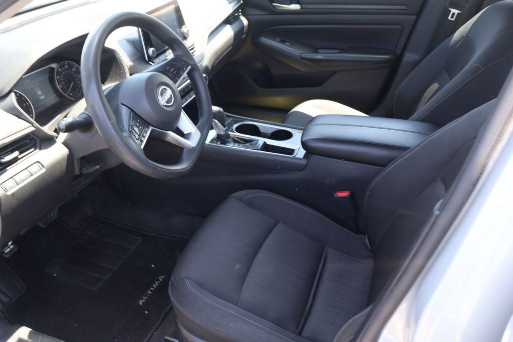 Used 2024 Nissan Altima 2.5 SV FWD image 5