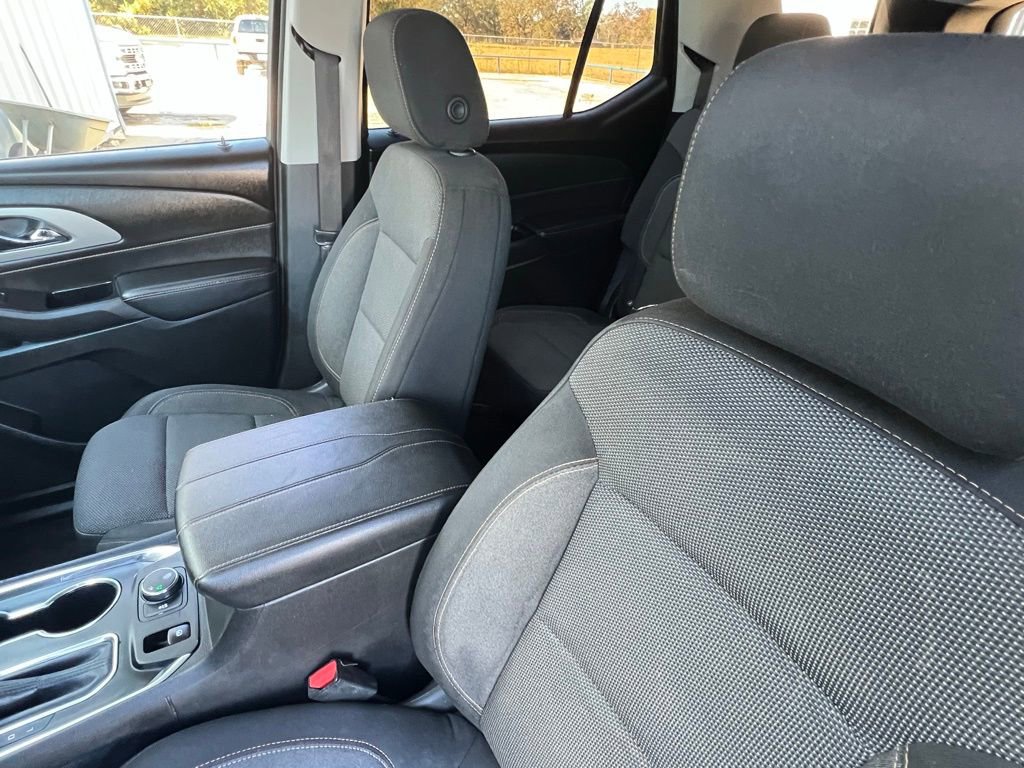 Used 2020 Chevrolet Traverse LS image 11