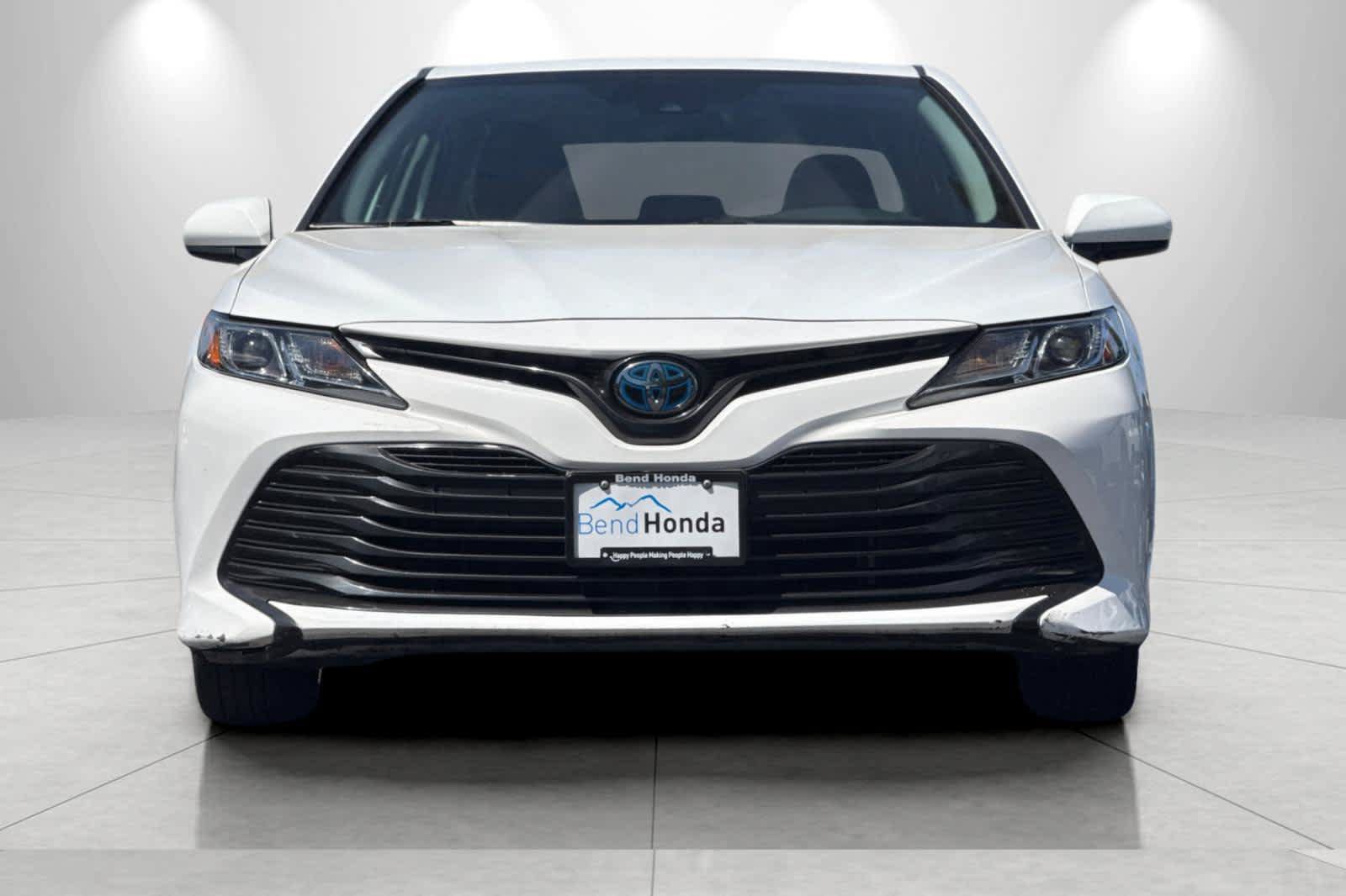 Used 2020 Toyota Camry LE w/ Preferred Accessory Package FWD image 10