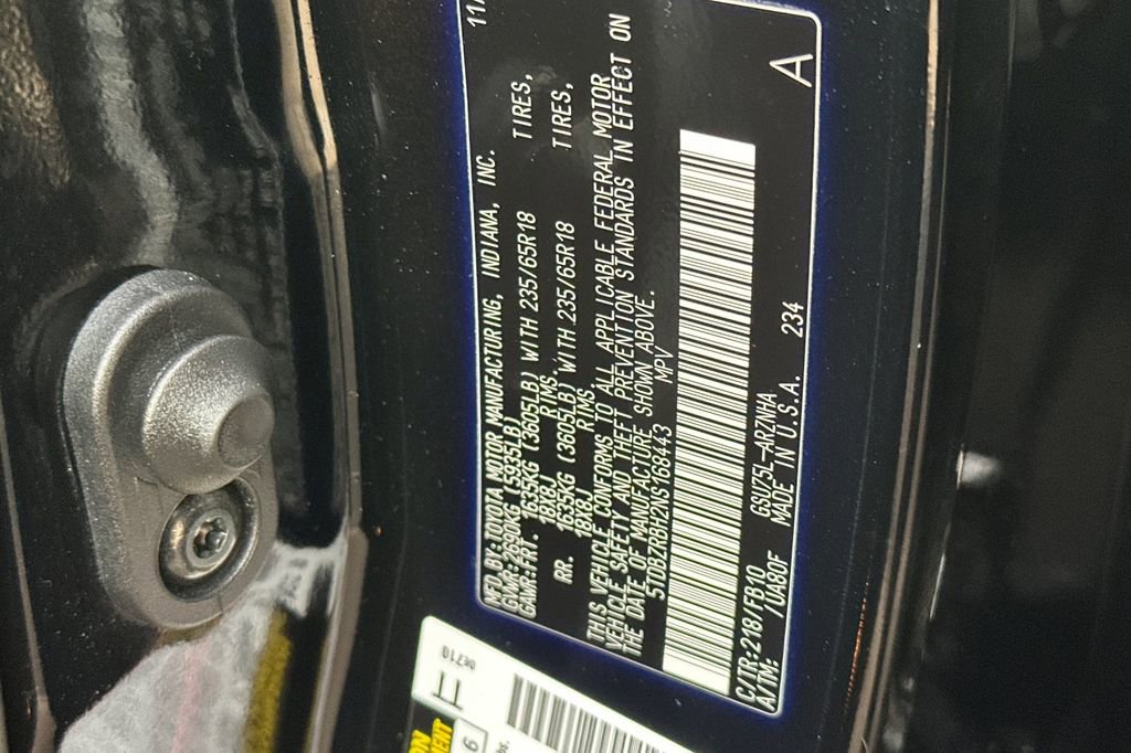 Used 2022 Toyota Highlander LE image 30