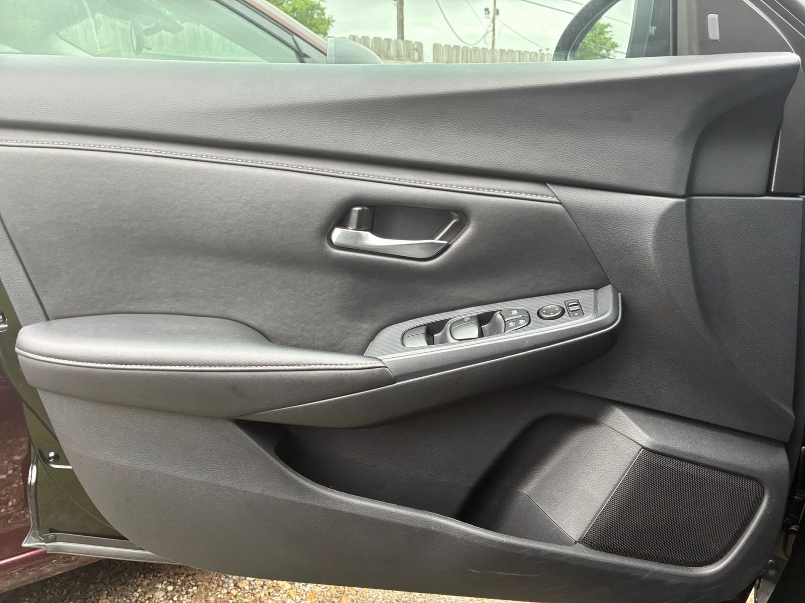 Used 2025 Nissan Sentra SV FWD image 15