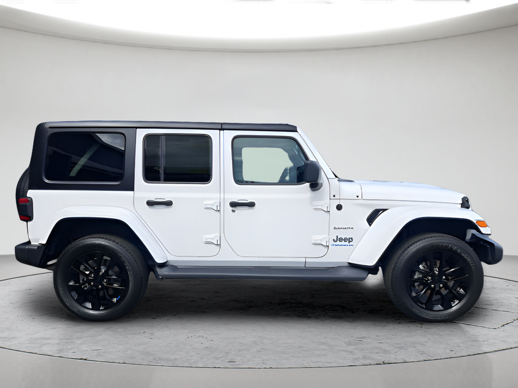 Used 2023 Jeep Wrangler Unlimited Sahara w/ Cold Weather Group AWD/4WD image 2