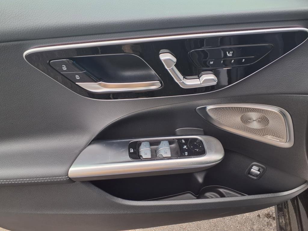 New 2025 Mercedes-Benz C 300 4MATIC Sedan image 12