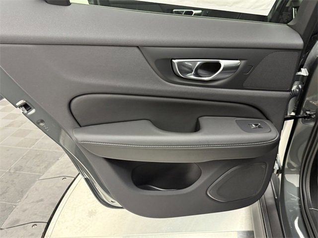 New 2026 Volvo V60 B5 Cross Country Plus w/ Protection Package Premier image 27