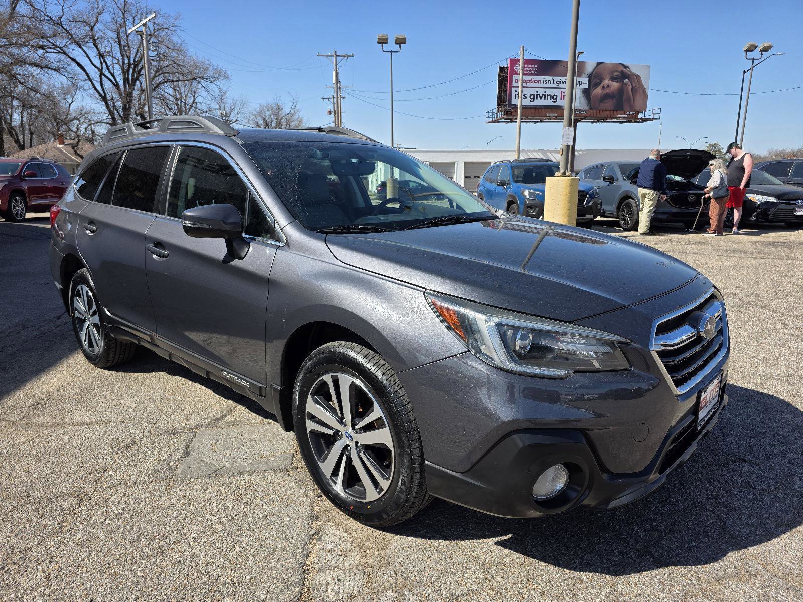 Used 2019 Subaru Outback 3.6R Limited image 3
