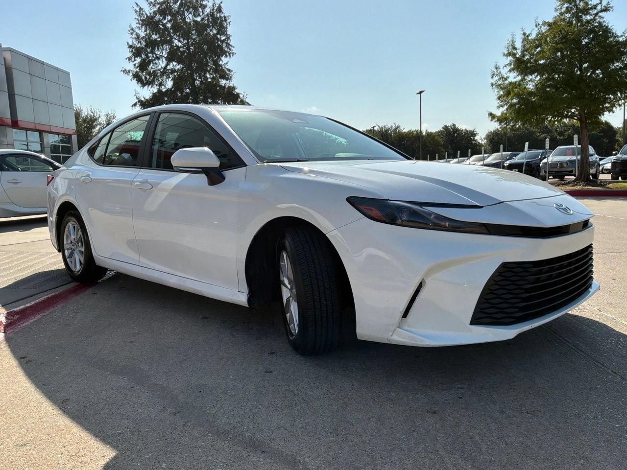 Used 2025 Toyota Camry LE FWD image 4