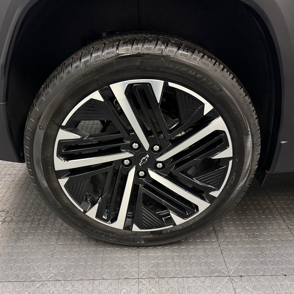 New 2026 Chevrolet Equinox RS w/ Convenience Package III FWD image 12