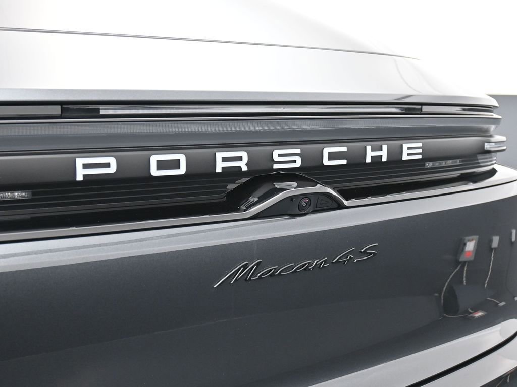 New 2026 Porsche Macan 4S Electric AWD/4WD image 14