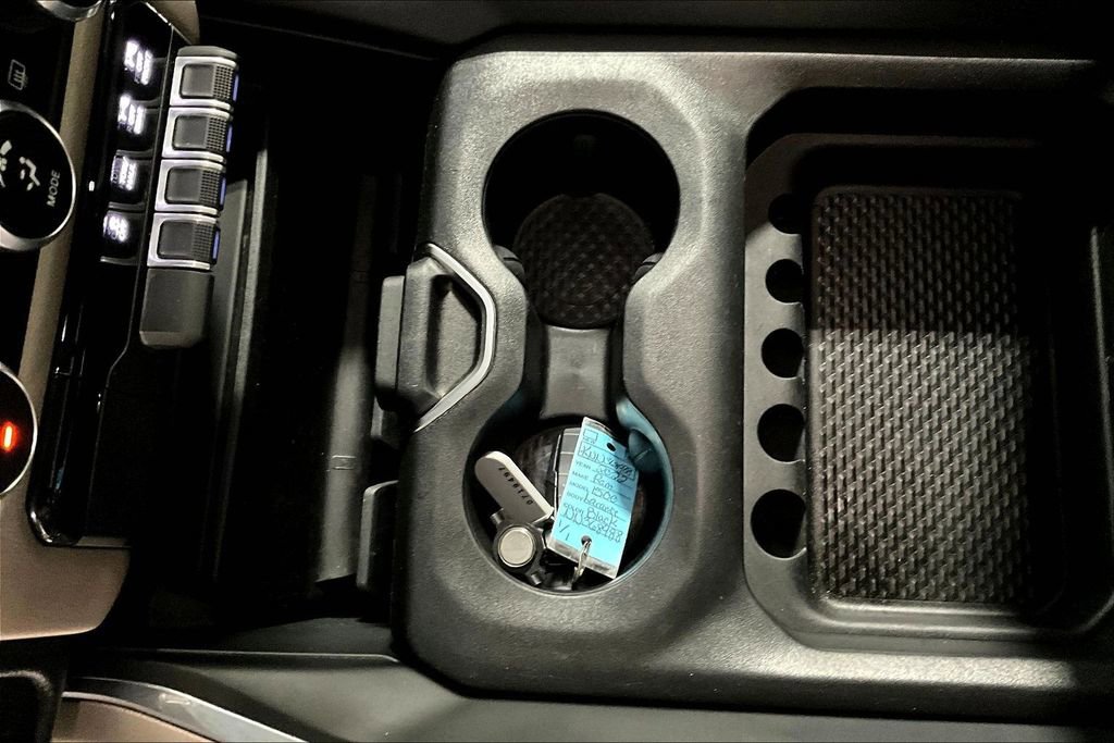 Used 2022 RAM 1500 Laramie AWD/4WD image 16