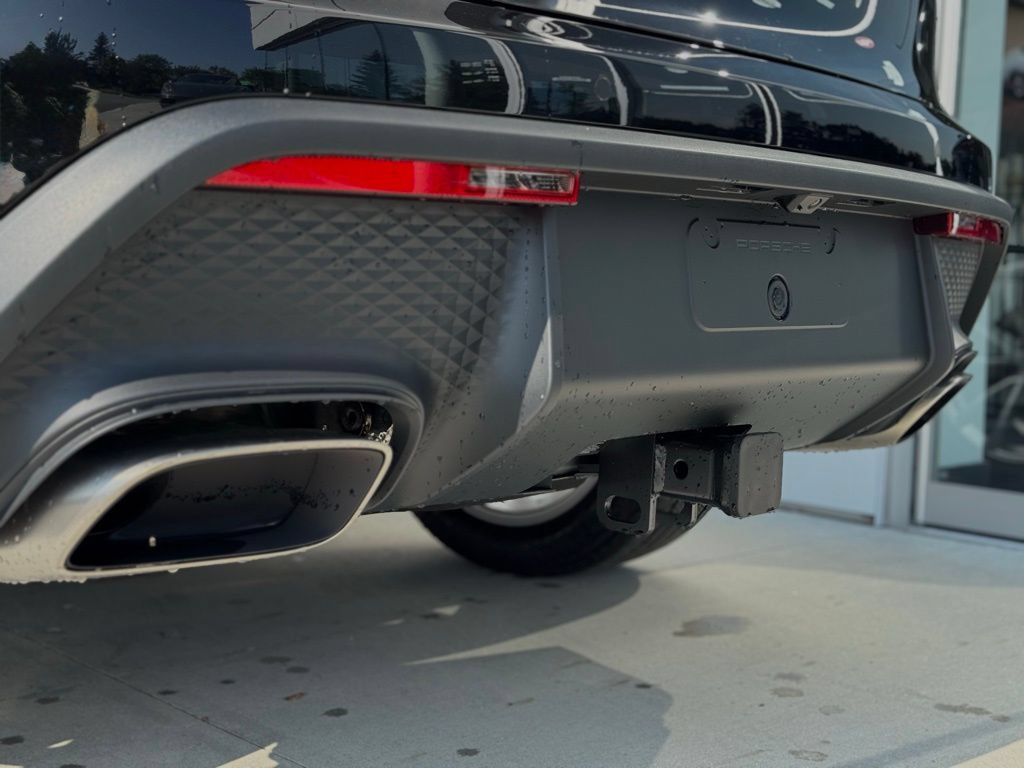 Certified 2025 Porsche Macan AWD/4WD image 13
