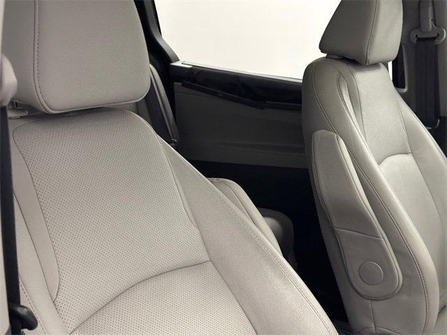 Used 2018 Honda Odyssey Elite image 11