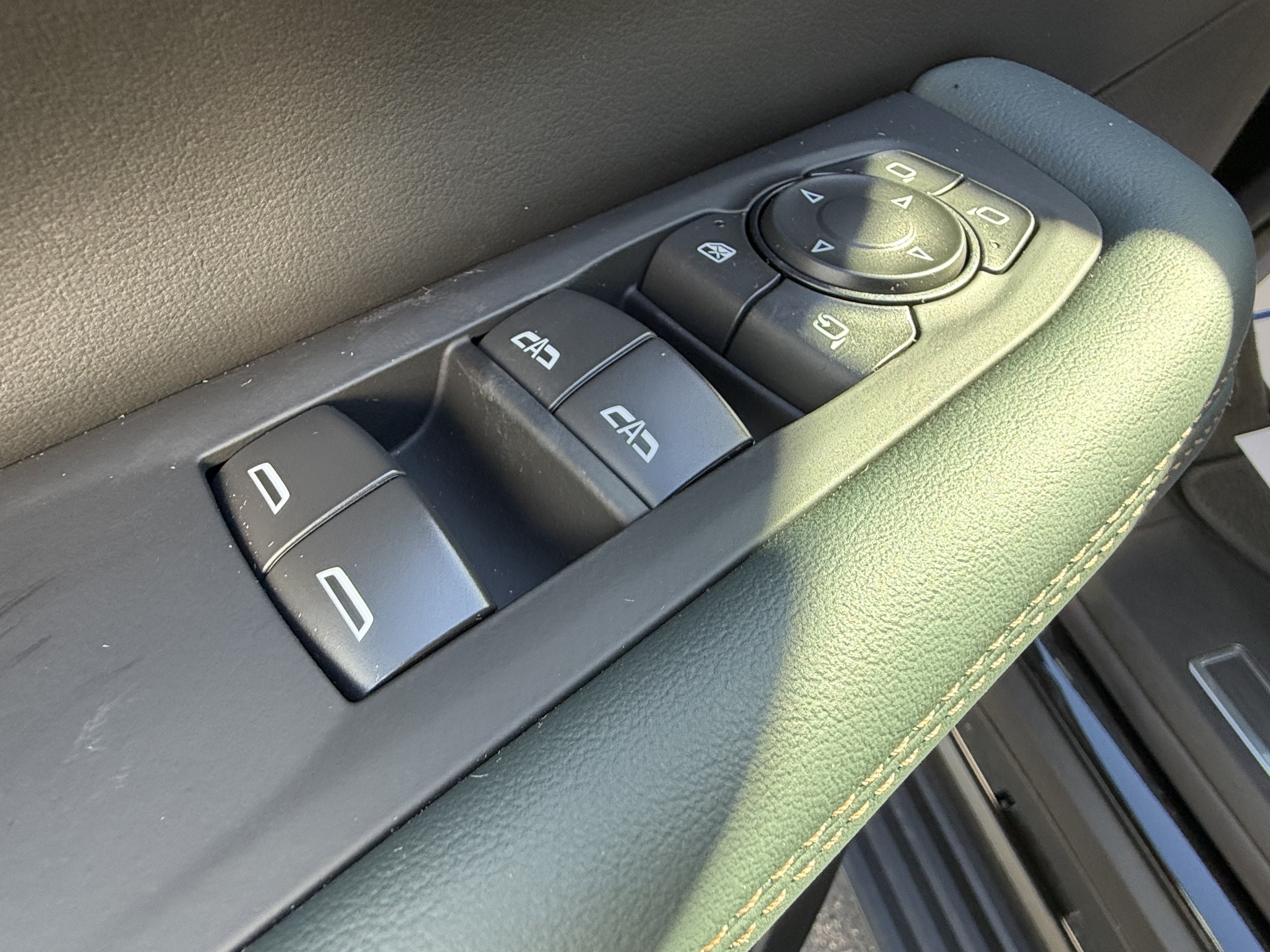 New 2027 GMC Yukon AT4 w/ AT4 Premium Plus Package AWD/4WD image 21