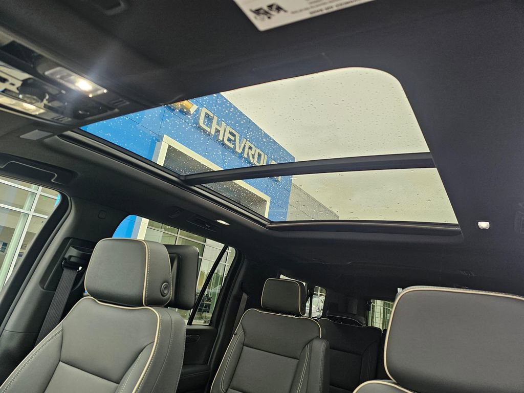 New 2026 Chevrolet Suburban Premier image 24