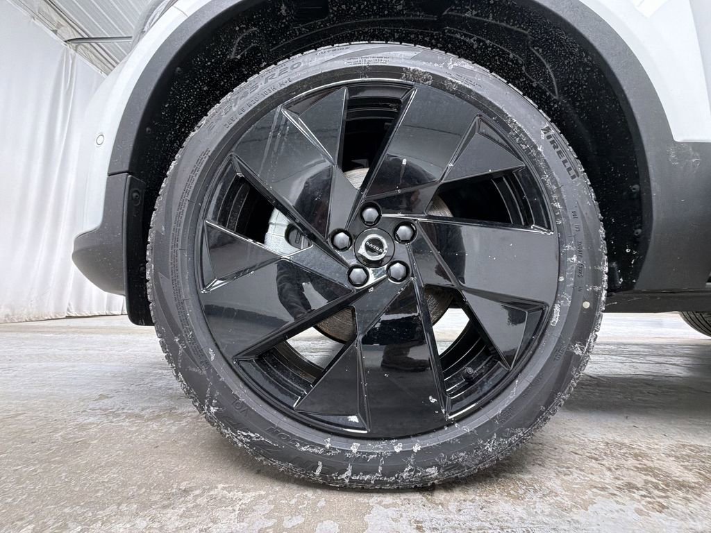New 2026 Volvo XC40 B5 Ultra w/ Climate Package AWD/4WD image 14