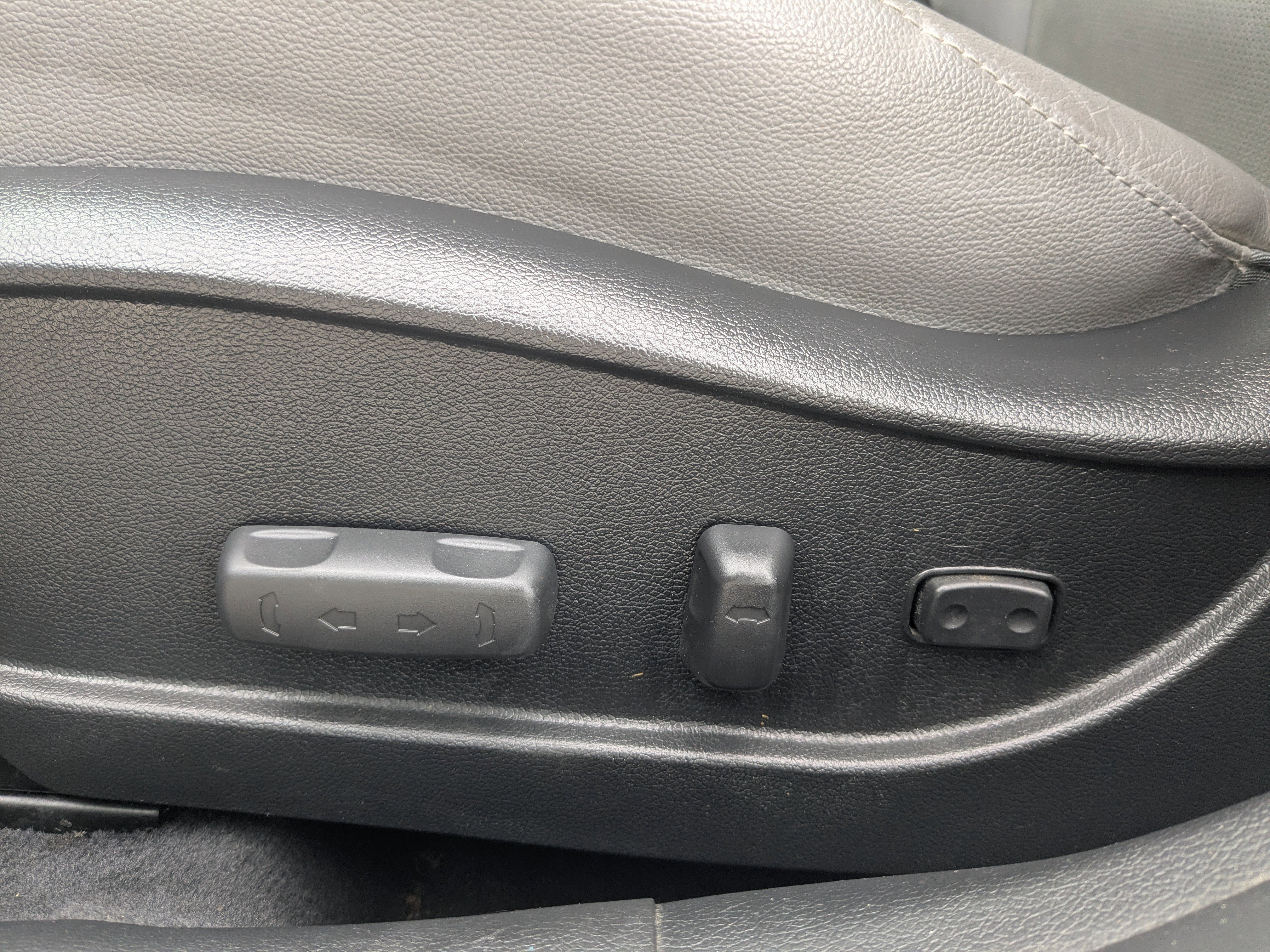 Used 2015 Hyundai Elantra Limited w/ Option Group 05 image 21