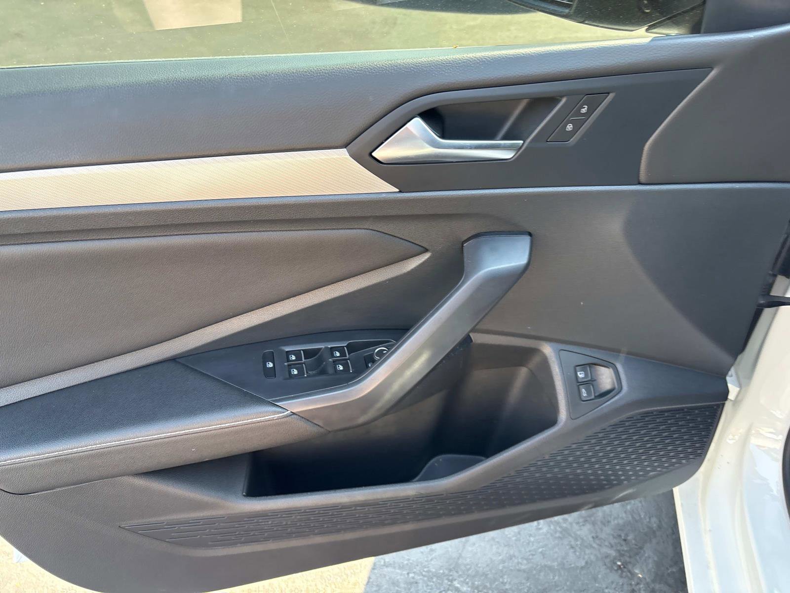 Certified 2024 Volkswagen Jetta Sport image 16