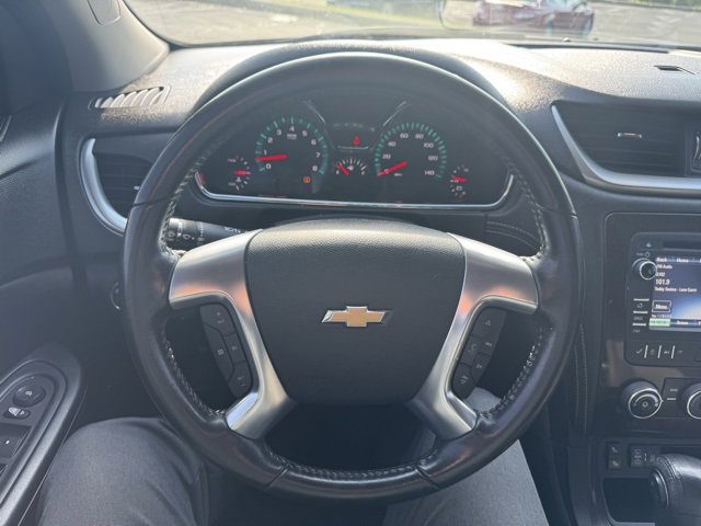 Used 2017 Chevrolet Traverse LT w/ Style and Technology Package image 16
